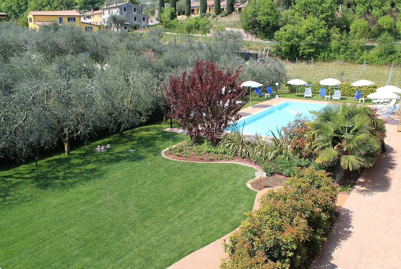 Agriturismo La Rocca Bardolino Bauernhof